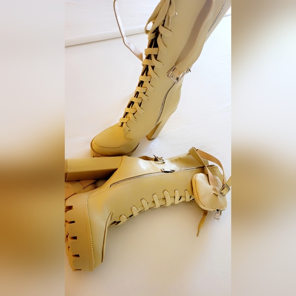 Boots - Picture 5 of 6